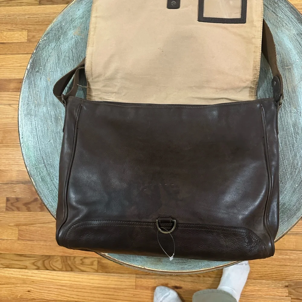Banana Republic Ameribag Brown Leather Messenger Laptop Briefcase Bag 17 x 13